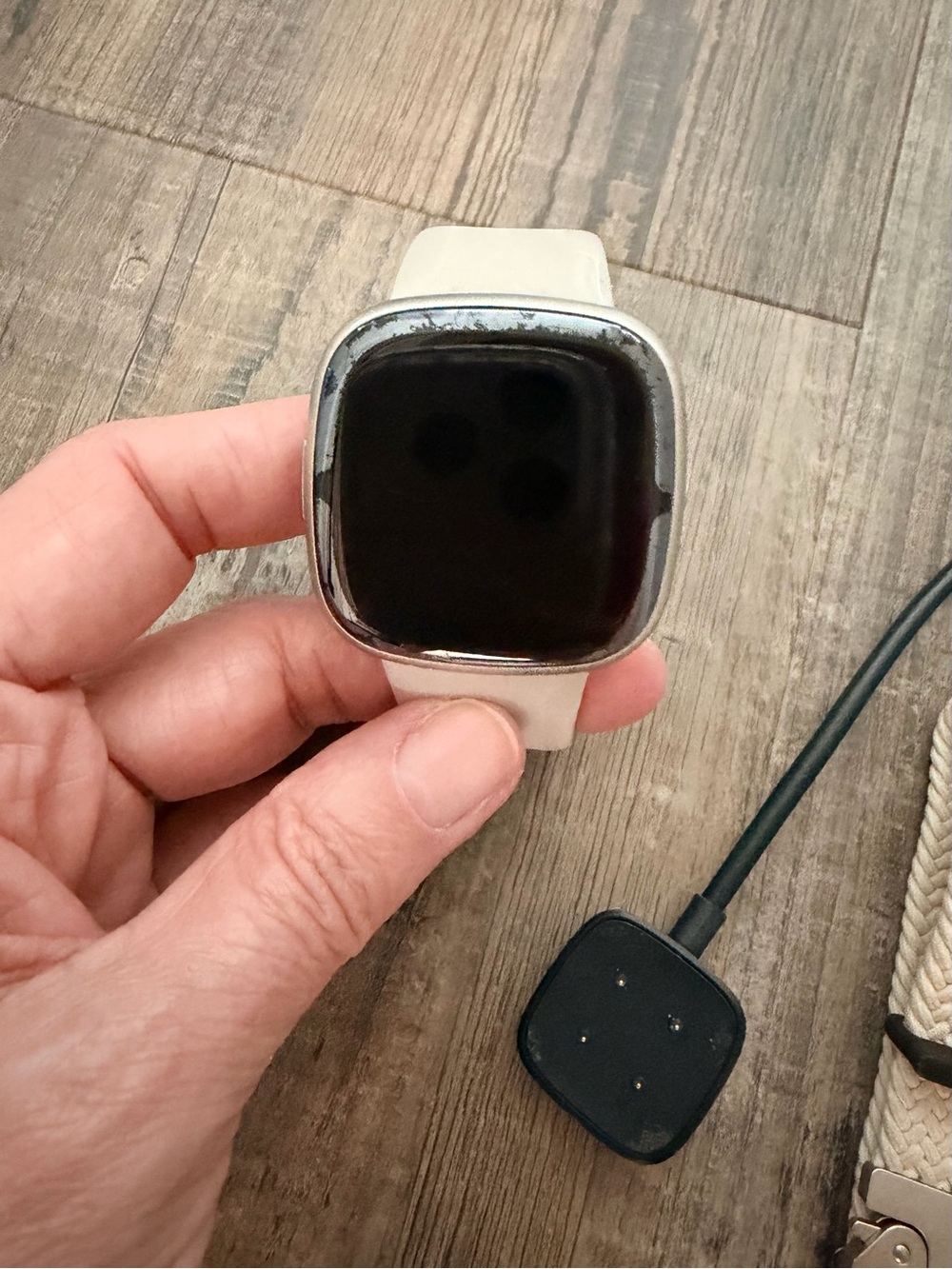 Fitbit Sense 2 Gold Case Smartwatch with 4 Bands with Box - Picture 6 of 14